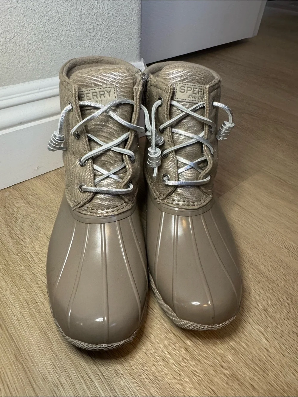 Sperry Women's Saltwater duck boots with Dove/Sparkle Textile
